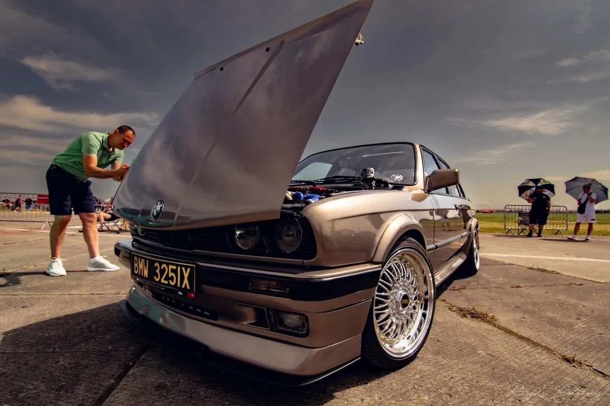 BMW E30 325iX auto izstādē Latvijas Dragreisa Festivālā